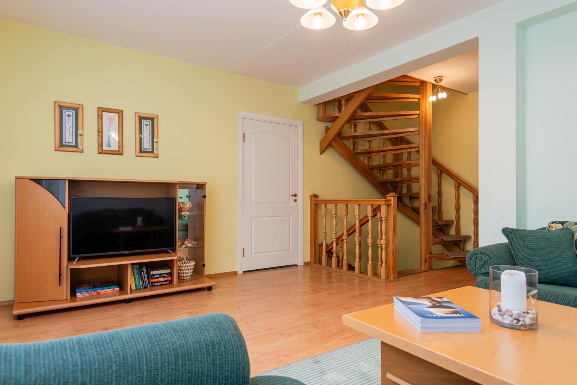 Family Inn Cottage With Terrace 팔랑가 외부 사진