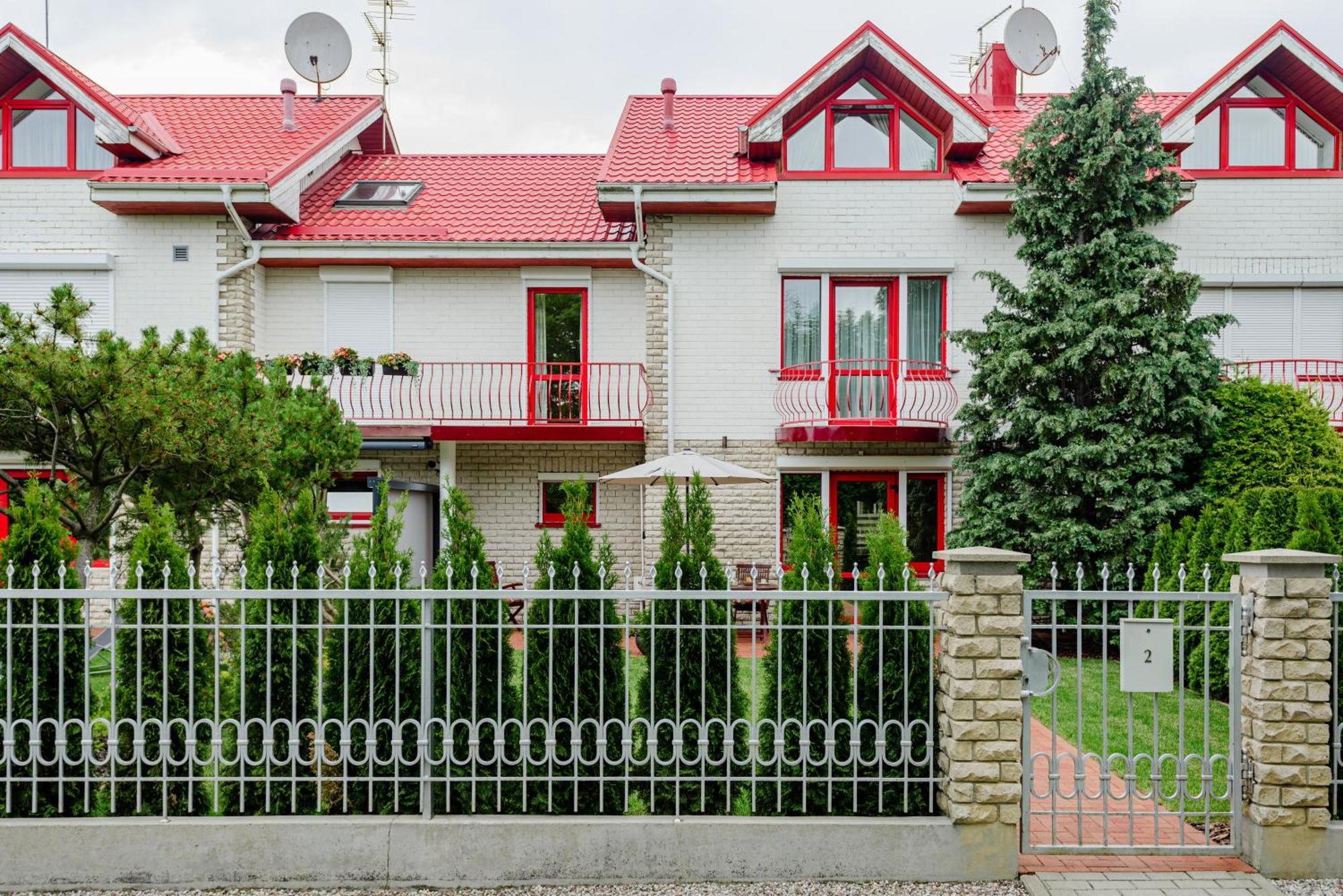 Family Inn Cottage With Terrace 팔랑가 외부 사진